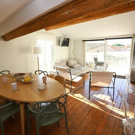 Holiday home Superbe Maison Avec Terrasse A Quelques Minutes Des Plages *